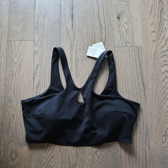 NWT lululemon smoothcover front bra - Picture 2 of 3